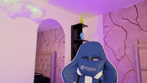 james_cr online show from May 19, 12:34 pm