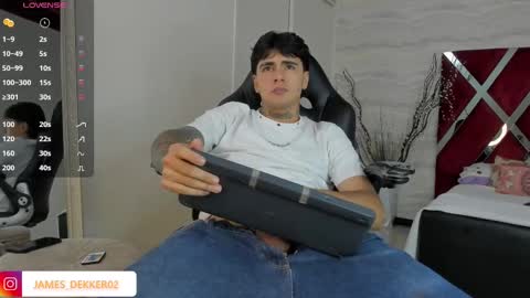 jamesdekker online show from October 4, 9:23 pm