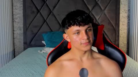 jamesgolden_ online show from March 12, 3:29 pm