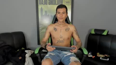 Snapshot of jamesinked_ chatting on February 12, 7:24 pm Jamesinked  online show from February 12, 7:24 pm
