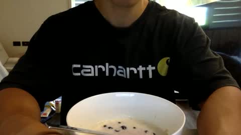 jamesmo820913 online show from October 6, 2:07 am