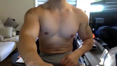 jamesmo820913 online show from October 3, 5:05 am