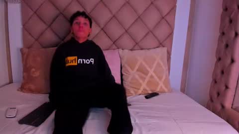 jamess_ford online show from January 18, 8:40 pm