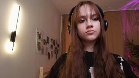 jamie_chung online show from April 8, 4:48 am