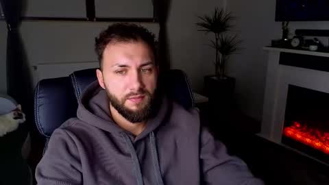 Robbie online show from February 2, 6:54 am