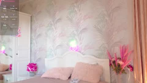 Snapshot of janepuff chatting on September 19, 7:34 am janepuff online show from September 19, 7:34 am