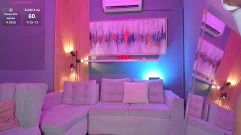 Janinne  online show from March 25, 11:17 am