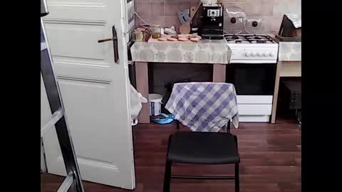 mature-man online show from May 8, 1:50 pm