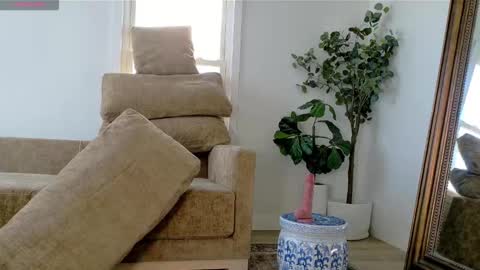 jannalovw online show from March 4, 5:21 pm