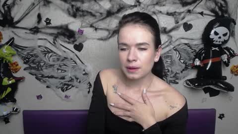 JasmineKouch online show from October 28, 6:58 am