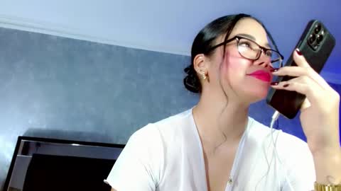 Jazmin online show from April 15, 9:59 pm