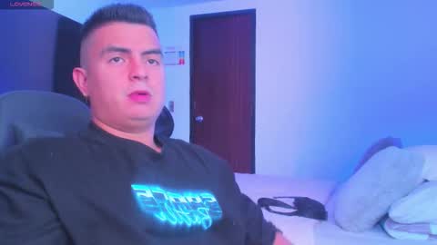 JBrooksXx online show from January 17, 2:59 pm