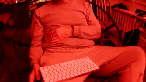 jasperh98 online show from December 18, 8:42 am