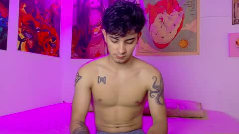 Jax and Jinx online show from July 3, 7:40 pm