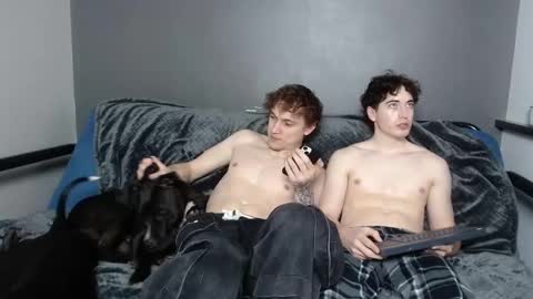 Snapshot of jaycex_69 chatting on February 21, 7:23 am THE HOUSE online show from February 21, 7:23 am