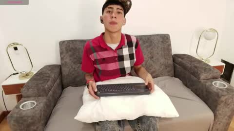 jayden_castillo online show from January 17, 8:39 pm