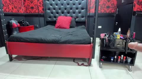 Snapshot of jaylen_bdsm chatting on October 15, 2:51 pm jaylen_bdsm online show from October 15, 2:51 pm