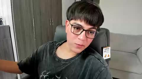 jaythomax online show from March 1, 6:45 pm