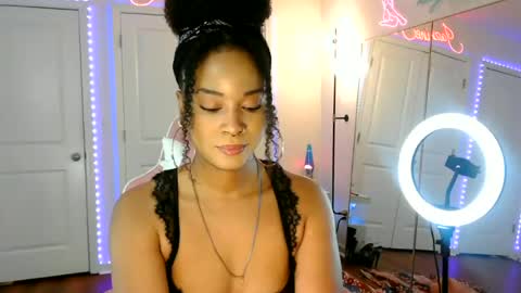 Jazmine Fox online show from July 7, 8:13 pm
