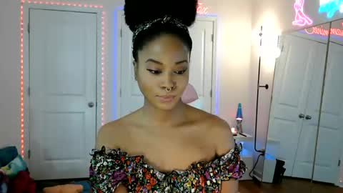 Jazmine Fox online show from May 22, 5:42 pm