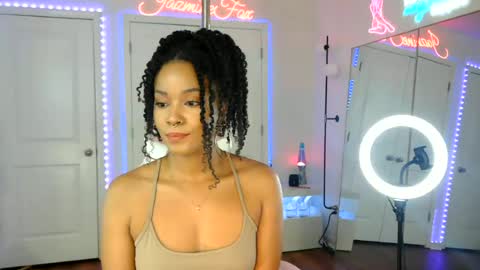 Jazmine Fox online show from July 17, 8:00 pm