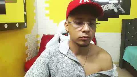 jbarto_ online show from June 5, 6:52 am
