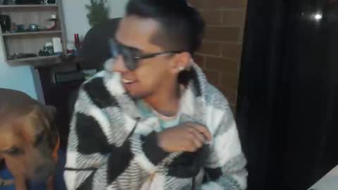 jblack_jwhite online show from June 11, 2:00 am
