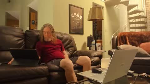 JDinEuless online show from February 8, 7:59 pm