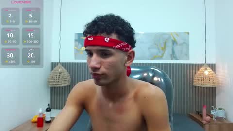 jdwhite18 online show from March 15, 4:50 am