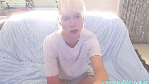 Snapshot of jealousangel chatting on October 11, 3:33 am Angel online show from October 11, 3:33 am