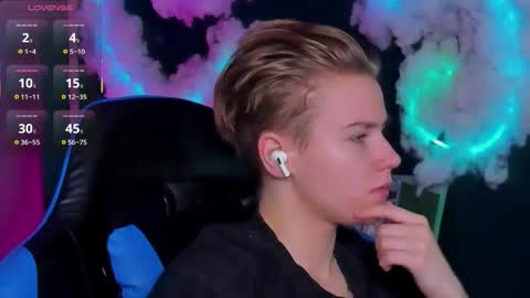 jean_wilsons online show from March 12, 11:36 am