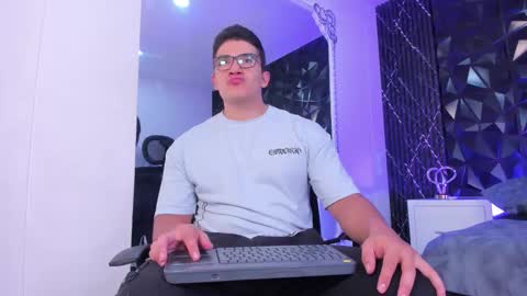 Jeff online show from December 13, 8:15 pm