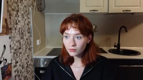 Snapshot of jelly_cherry chatting on September 18, 9:52 pm Emily online show from September 18, 9:52 pm