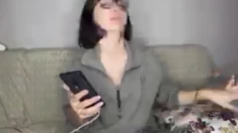 Snapshot of jenifersimon chatting on October 23, 6:20 pm Jenifer online show from October 23, 6:20 pm
