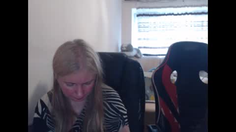 JenisAndPeter online show from May 11, 4:04 pm