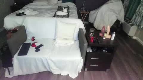 Jenna Cross online show from February 19, 1:27 am