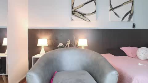  Call Me Jenna  online show from June 23, 10:05 pm