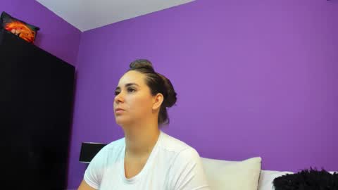 jenner_madison online show from February 21, 11:24 am