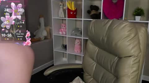 Jennie online show from February 1, 8:44 am