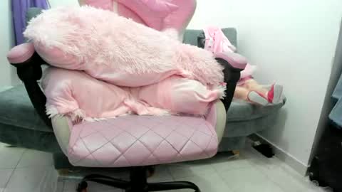 jennifer_bodyy0404 online show from June 14, 2:24 am