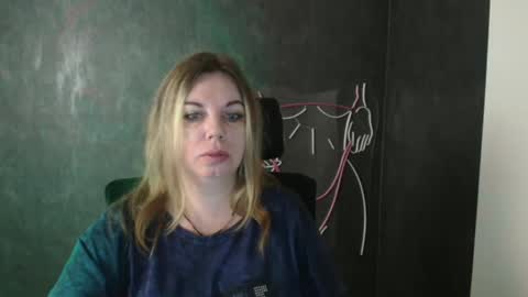 Snapshot of jennifer_moree chatting on October 2, 5:28 am Jennifer online show from October 2, 5:28 am