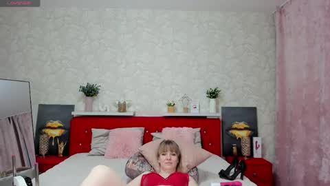 jenniferivory online show from May 22, 2:29 am