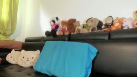 jenniifer_t online show from December 18, 1:39 pm