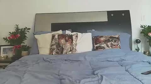 Jenn online show from December 5, 7:11 pm