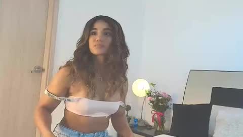 Jenn online show from February 17, 4:28 pm