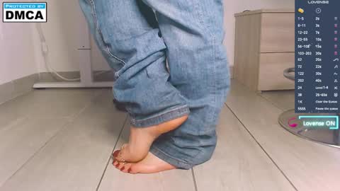 Snapshot of jenny_fighterfeet chatting on October 22, 1:24 pm Jenny online show from October 22, 1:24 pm