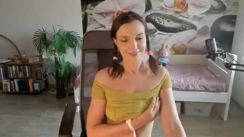 jennycutey online show from May 11, 4:41 am