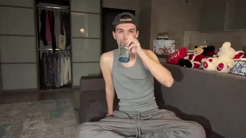 jeremy1scott online show from November 21, 3:37 am