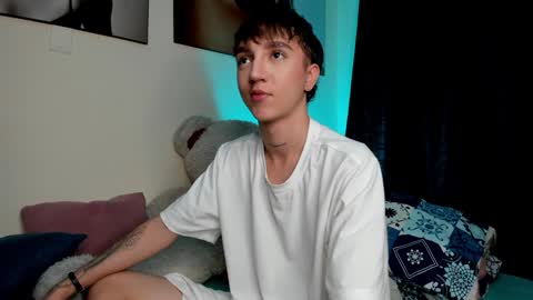 jero independent model online show from December 24, 8:00 am