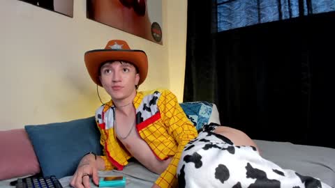 jero independent model online show from January 15, 12:04 pm